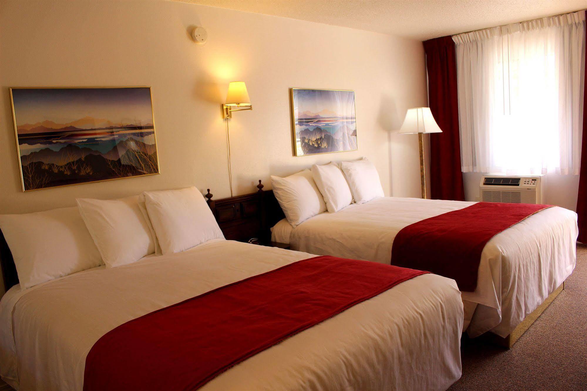 Sovana Inn Medford Esterno foto